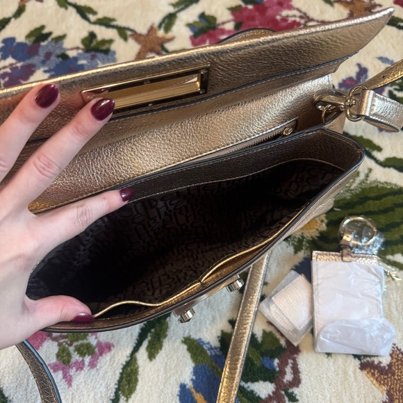 NWOT Henri Bendel Leathe Gold Metallic Crossbody Bag Handbag Purse - Picture 4 of 6